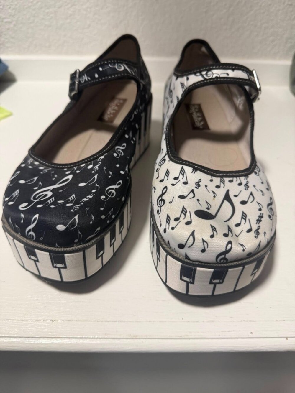 Hot Chocolate Design Chocolaticas THANK YOU MUSIC Women's Mary Jane Platform